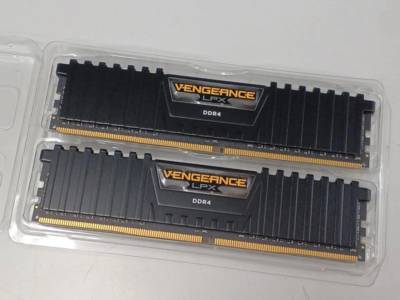 Mémoire de bureau CORSAIR DDR4 DDR4 32 Go (2 x 16 Go)