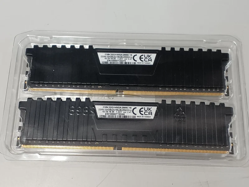 Mémoire de bureau CORSAIR DDR4 DDR4 32 Go (2 x 16 Go)