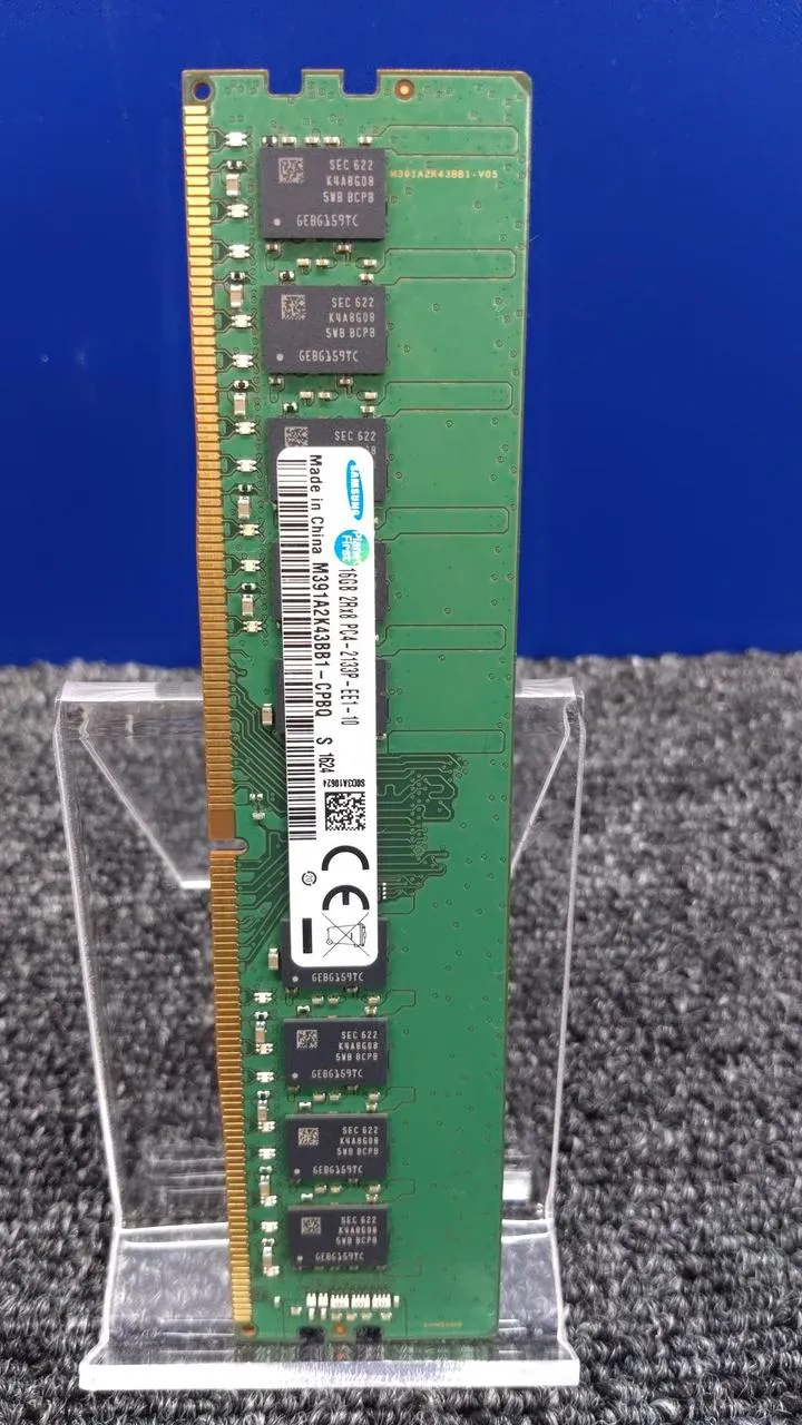 Mémoire SAMSUNG : DDR4 16 Go M391A2K43BB1-CPBQ