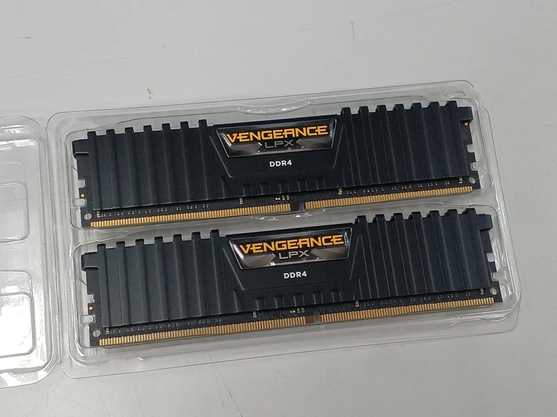 Mémoire de bureau CORSAIR DDR4 DDR4 32 Go (2 x 16 Go)
