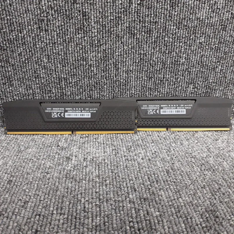 Mémoire CORSAIR CMK32GX5M2B5600C36