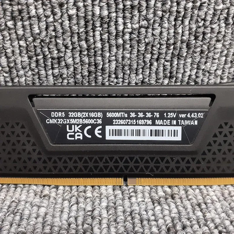 Mémoire CORSAIR CMK32GX5M2B5600C36