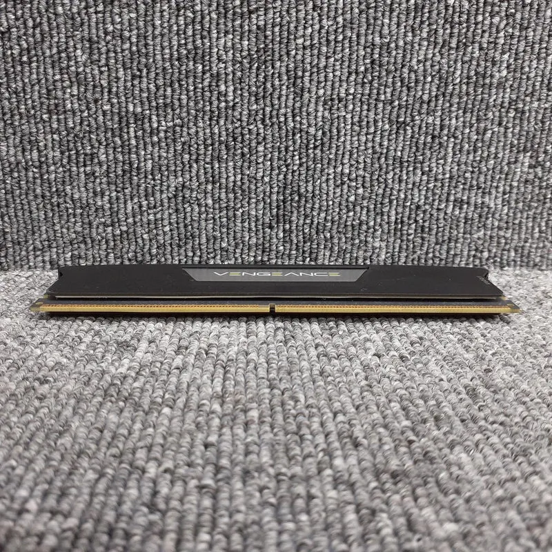 Mémoire CORSAIR CMK32GX5M2B5600C36