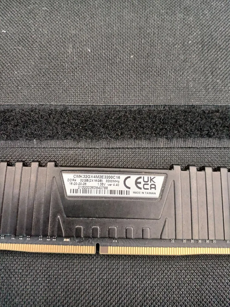 [DÉFECTUEUX] CORSAIR [Erreur DRAM] Mémoire DDR4 16 Go CMK32GX4M2E3200C16