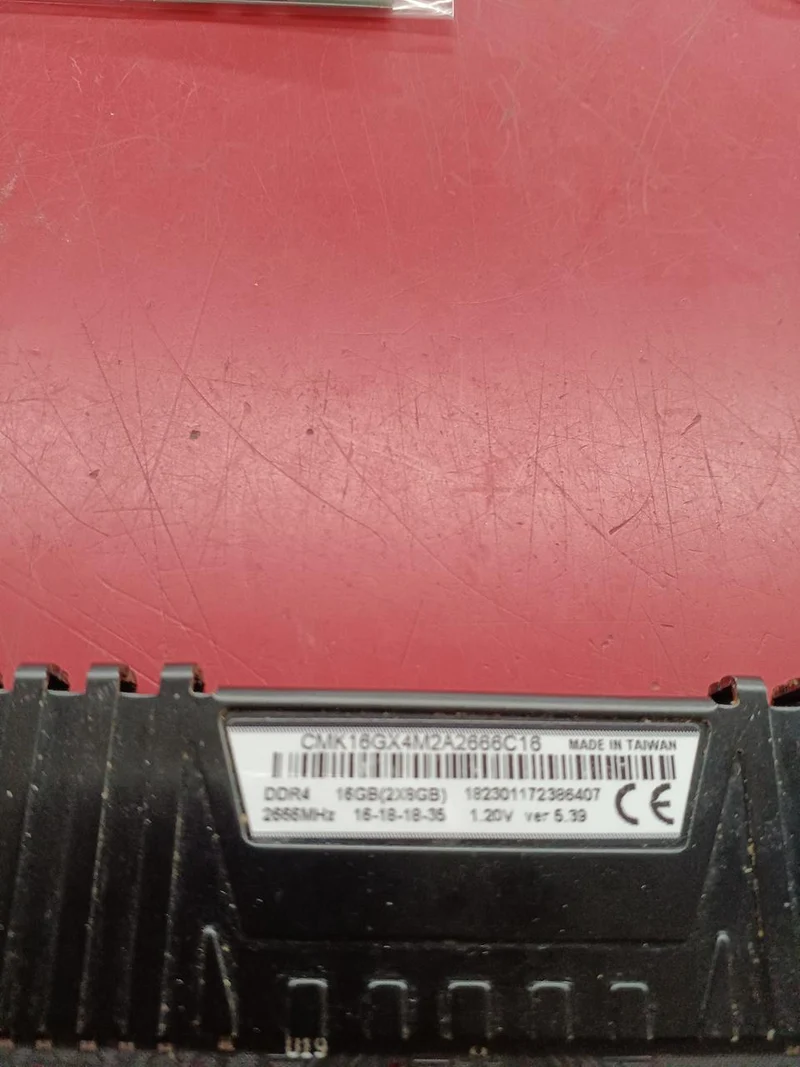 [DÉFECTUEUX] CORSAIR [Erreur DRAM] Mémoire DDR4 8 Go CMK16GX4M2A2666C16