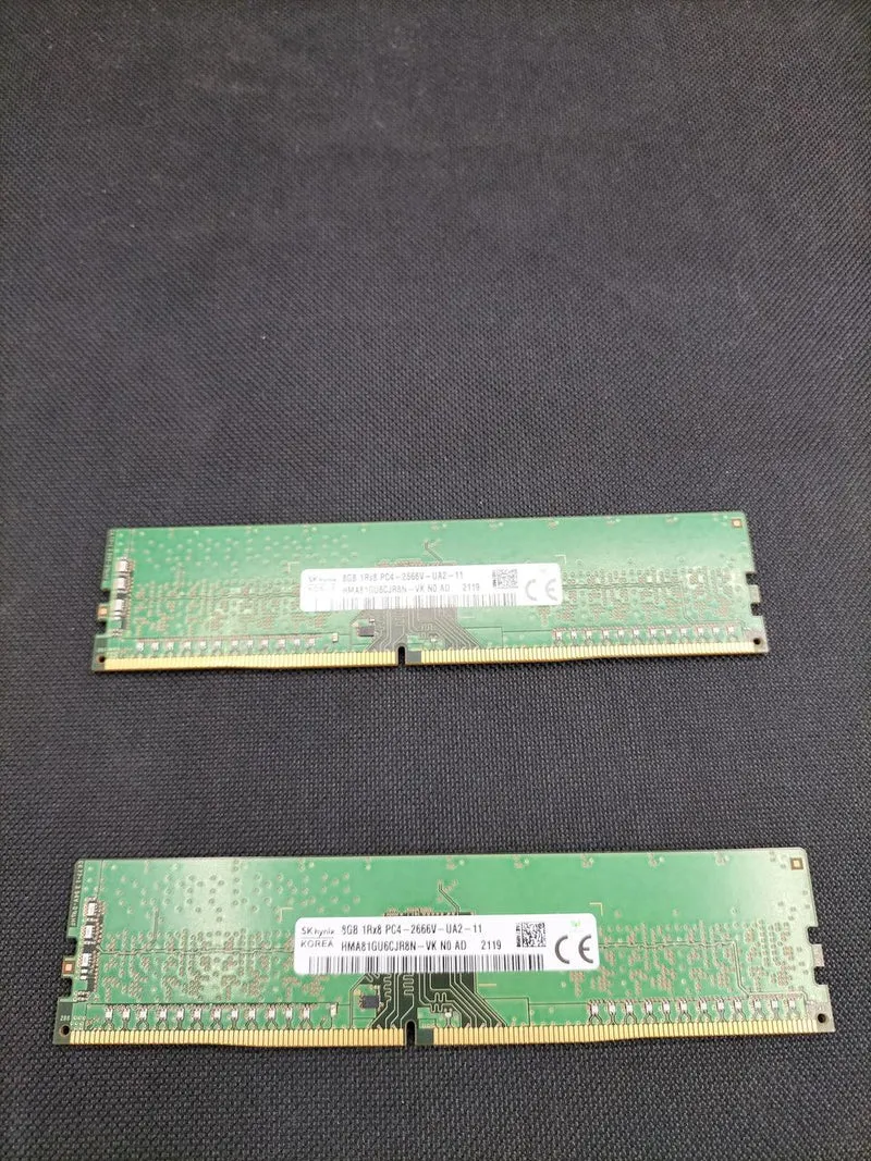 SKHYNIX [8 Go x 2] Mémoire DDR HMA81GU6CJR8N