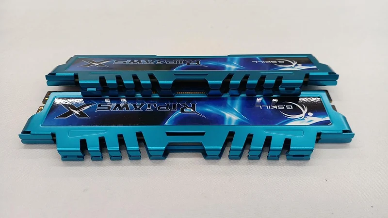 [À DÉCHETER] RAM G.SKILL F3-2400C11D-8GXM