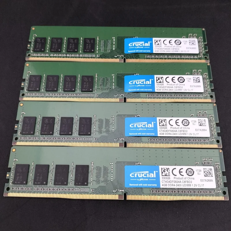 CFD Sales DDR4 CT4G4DFS824A/Q4U2400CM-4G ×4 puces