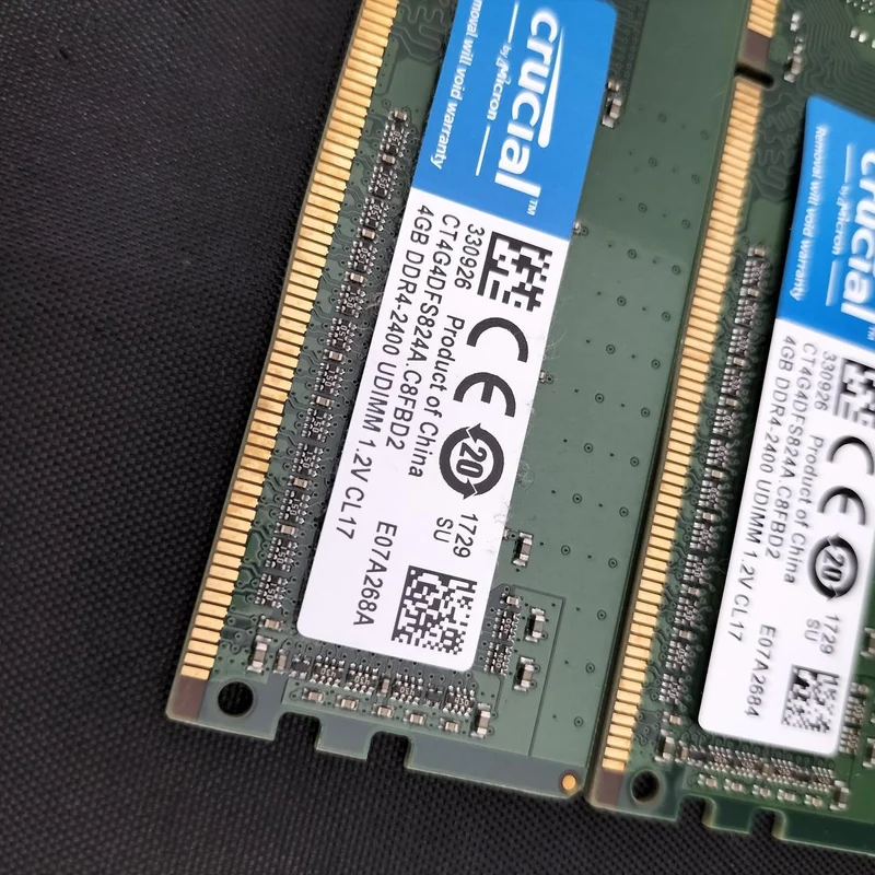 CFD Sales DDR4 CT4G4DFS824A/Q4U2400CM-4G ×4 puces