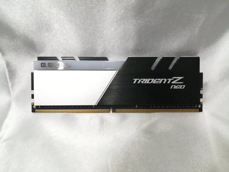 Mémoire G.SKILL : F4-3600C18D-32GTZN
