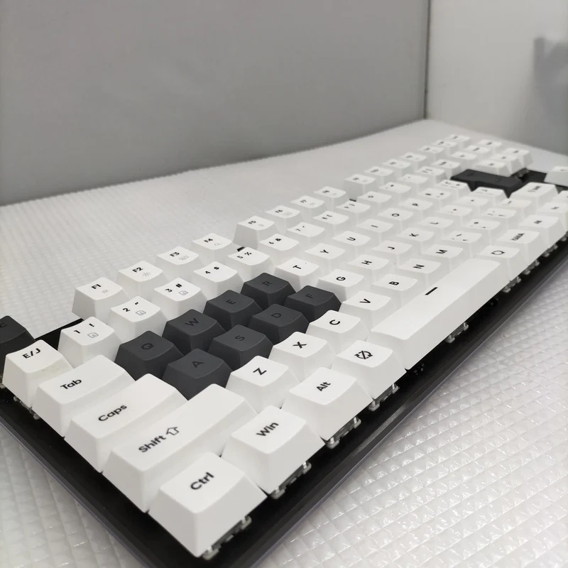 Clavier de jeu PULSAR PCMK2HE811W