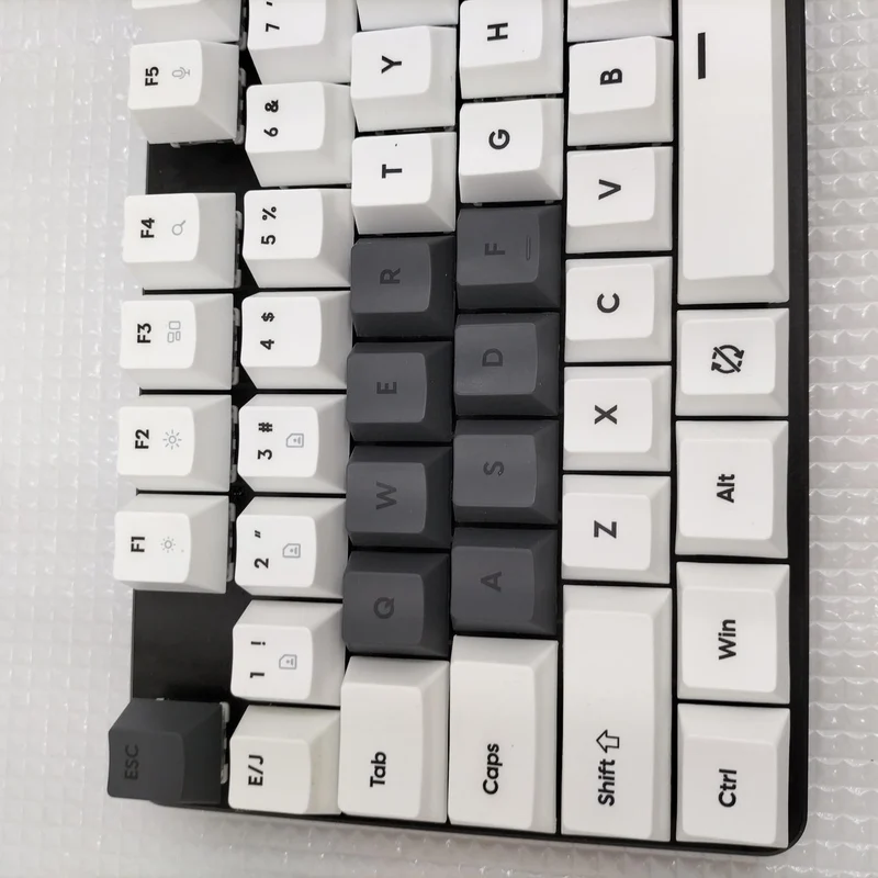 Clavier de jeu PULSAR PCMK2HE811W