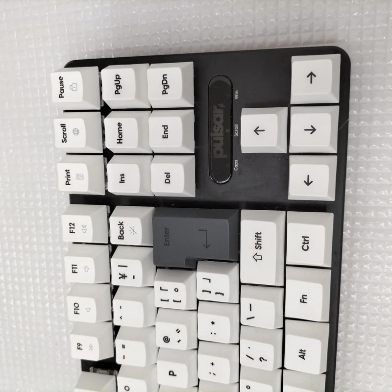 Clavier de jeu PULSAR PCMK2HE811W
