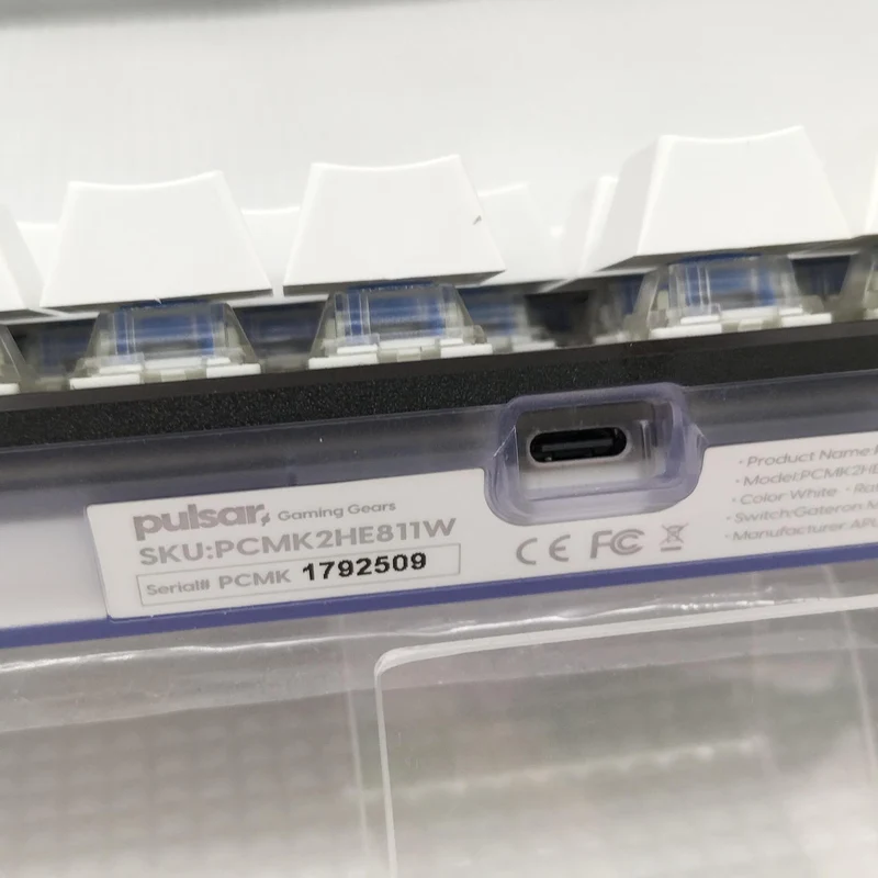 Clavier de jeu PULSAR PCMK2HE811W