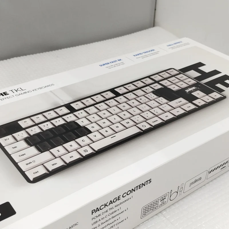 Clavier de jeu PULSAR PCMK2HE811W