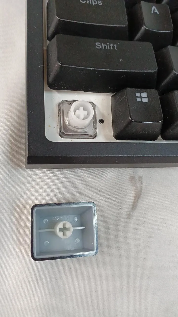 Clavier filaire USB TOPRE REALFOCE RGB AEAX02