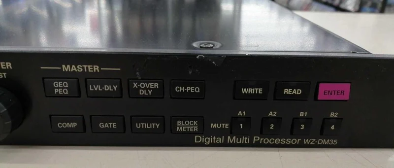 Multiprocesseur numérique PANASONIC WZ-DM35