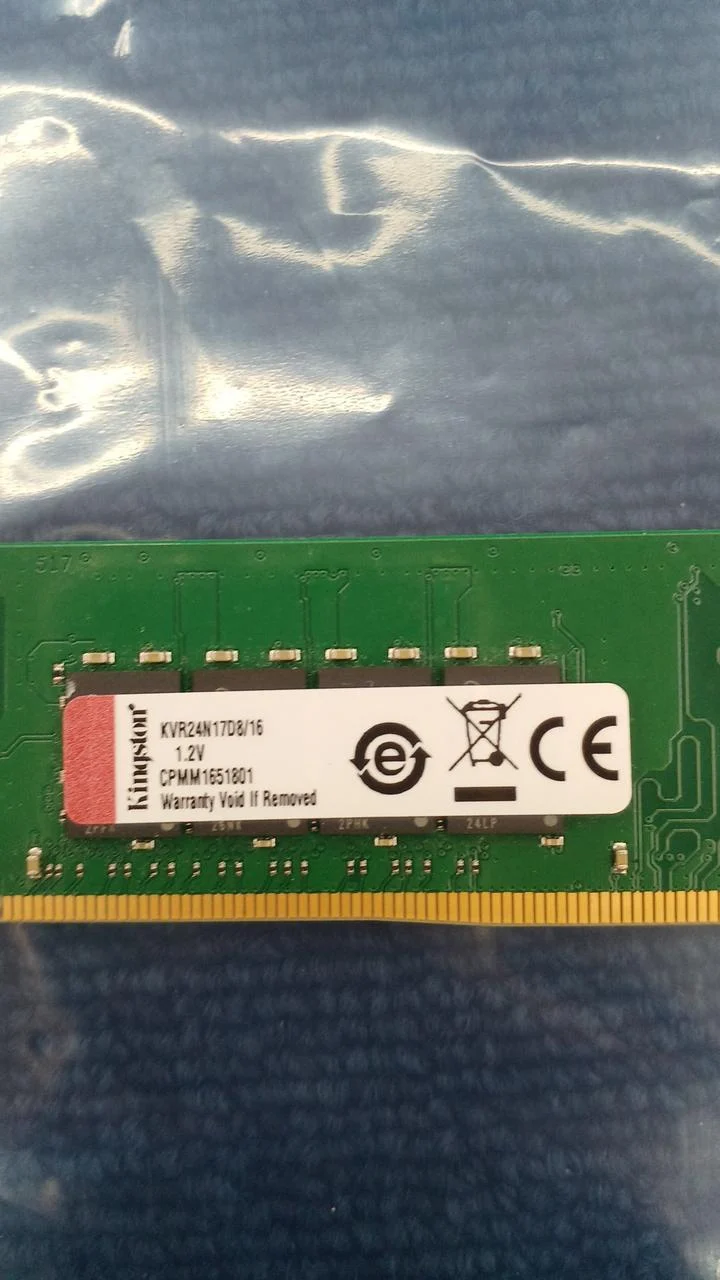 Mémoire de bureau KINGSTON DDR4 KVR24N17D8/16