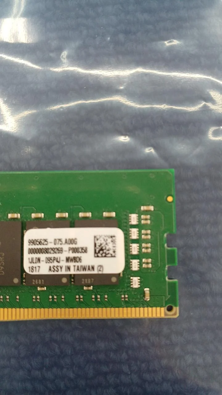 Mémoire de bureau KINGSTON DDR4 KVR24N17D8/16