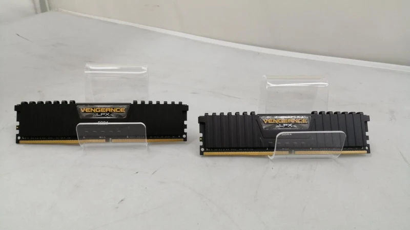 Mémoire CORSAIR CMK32GX4M2E3200C16