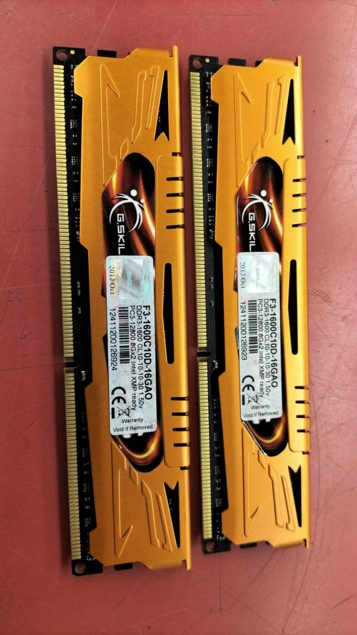 Mémoire G.SKILL : 8 Go × 2 F3-1600C10D-16GAO