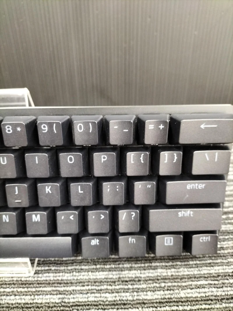RAZER « Plus le bureau est grand, plus la visée est précise. » HUNTSMAN MINI RZ03-0339