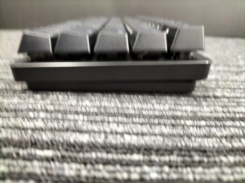 RAZER « Plus le bureau est grand, plus la visée est précise. » HUNTSMAN MINI RZ03-0339