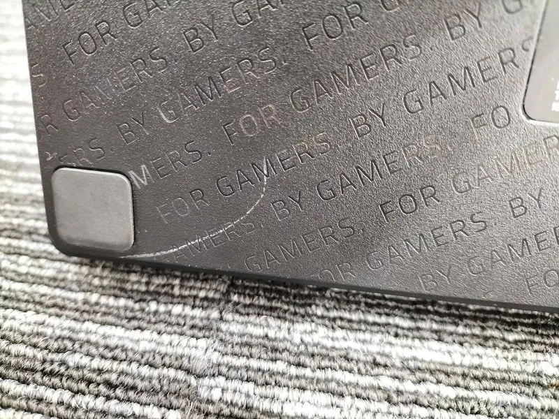 RAZER « Plus le bureau est grand, plus la visée est précise. » HUNTSMAN MINI RZ03-0339