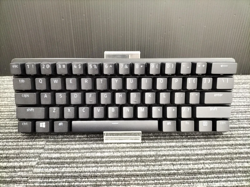 RAZER « Plus le bureau est grand, plus la visée est précise. » HUNTSMAN MINI RZ03-0339