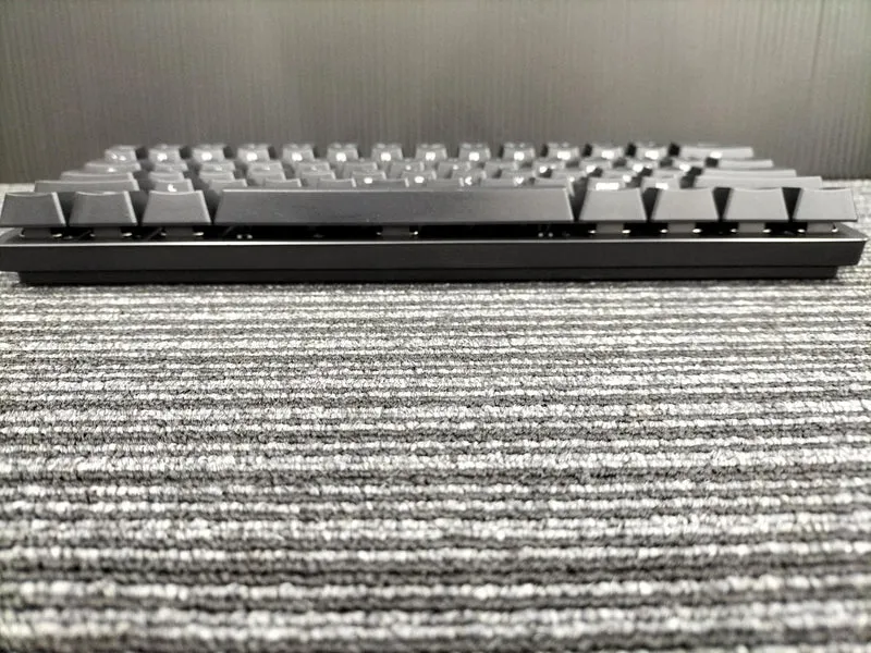 RAZER « Plus le bureau est grand, plus la visée est précise. » HUNTSMAN MINI RZ03-0339