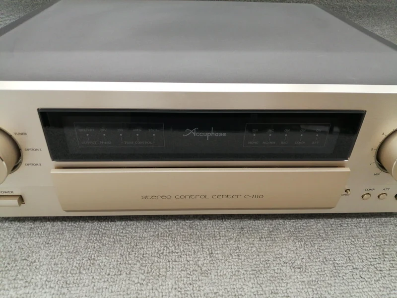 Préamplificateur ACCUPHASE C-2110
