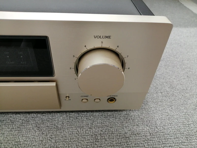 Préamplificateur ACCUPHASE C-2110