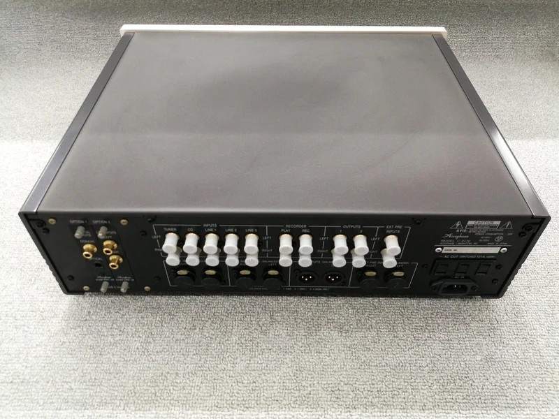 Préamplificateur ACCUPHASE C-2110