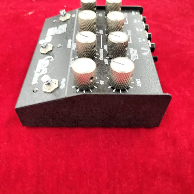 Préamplificateur de basse CREWS MANIAC SOUND DPA-2B
