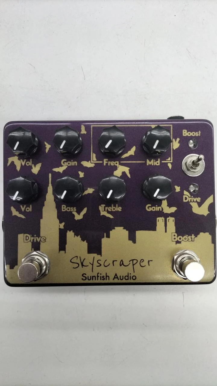 Pédale d'effets de distorsion SUNFISH AUDIO SKYSCRAPER