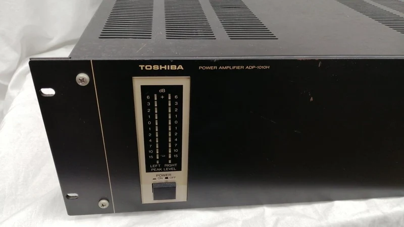 [À DÉCHETER] Amplificateur de puissance TOSHIBA ADP-1010H (Article à jeter)
