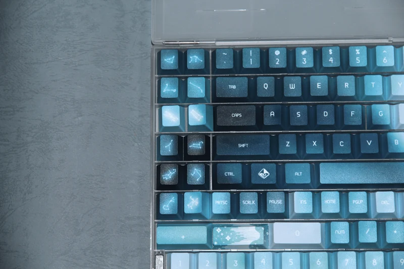 TRAITORS AURORA KEYCAPS