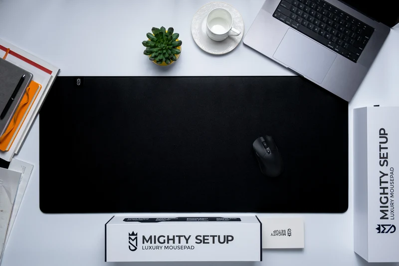 MIGHTY LEATHER DESKMAT