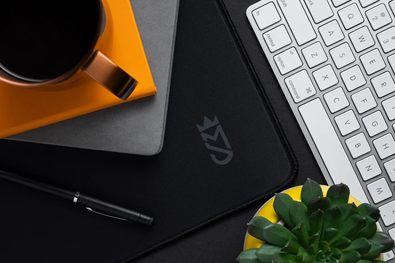 MIGHTY PURE BLACK DESKMAT