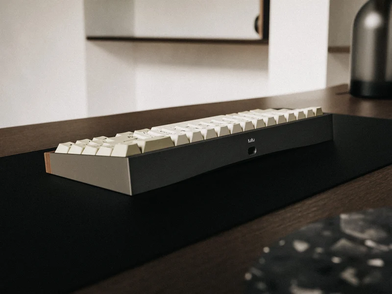 TYPFACE KAFKA MAGNETIC KEYBOARD
