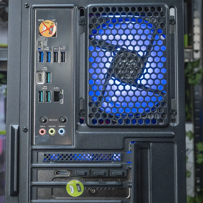 FlowUp Master - RTX 5070Ti 16GB - AMD Ryzen 7 7800X3D - 32GB DDR5 - SSD 1TB