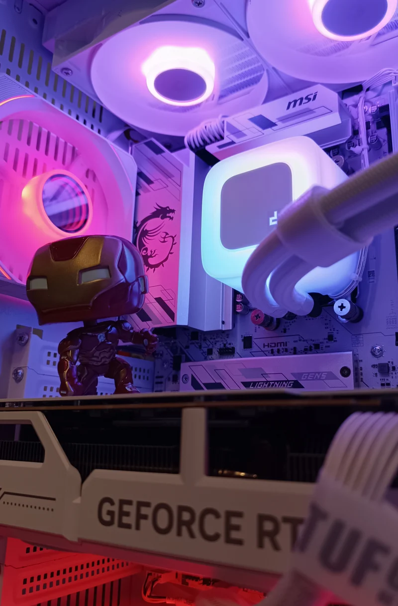 [Disponible] PC Iron Man 2.0 Blanc R7X3D RTX5070Ti