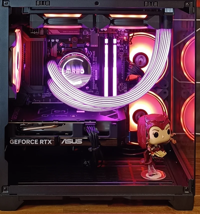 PC Red Witch Noir